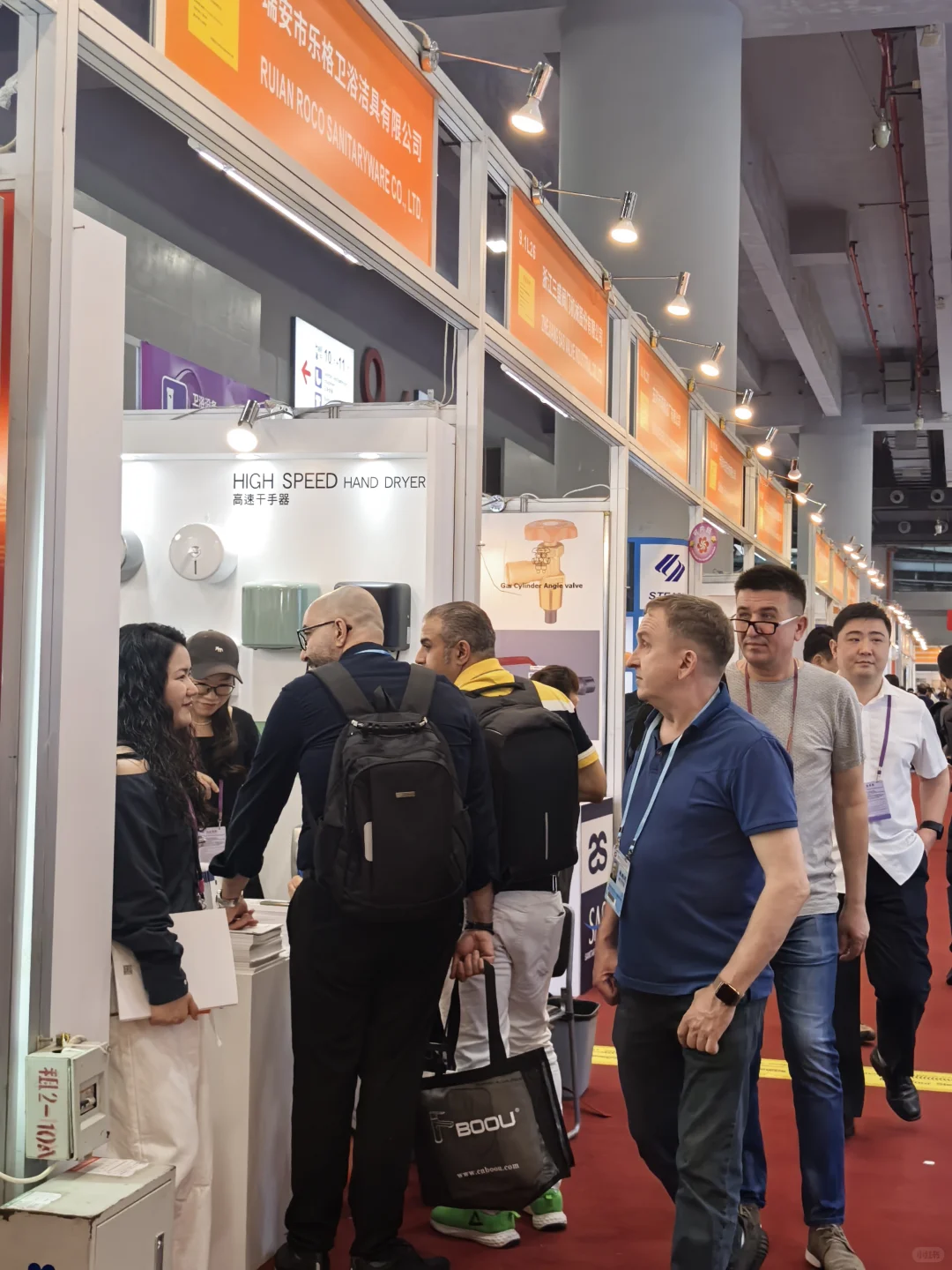 广交会二期第一天忙不停