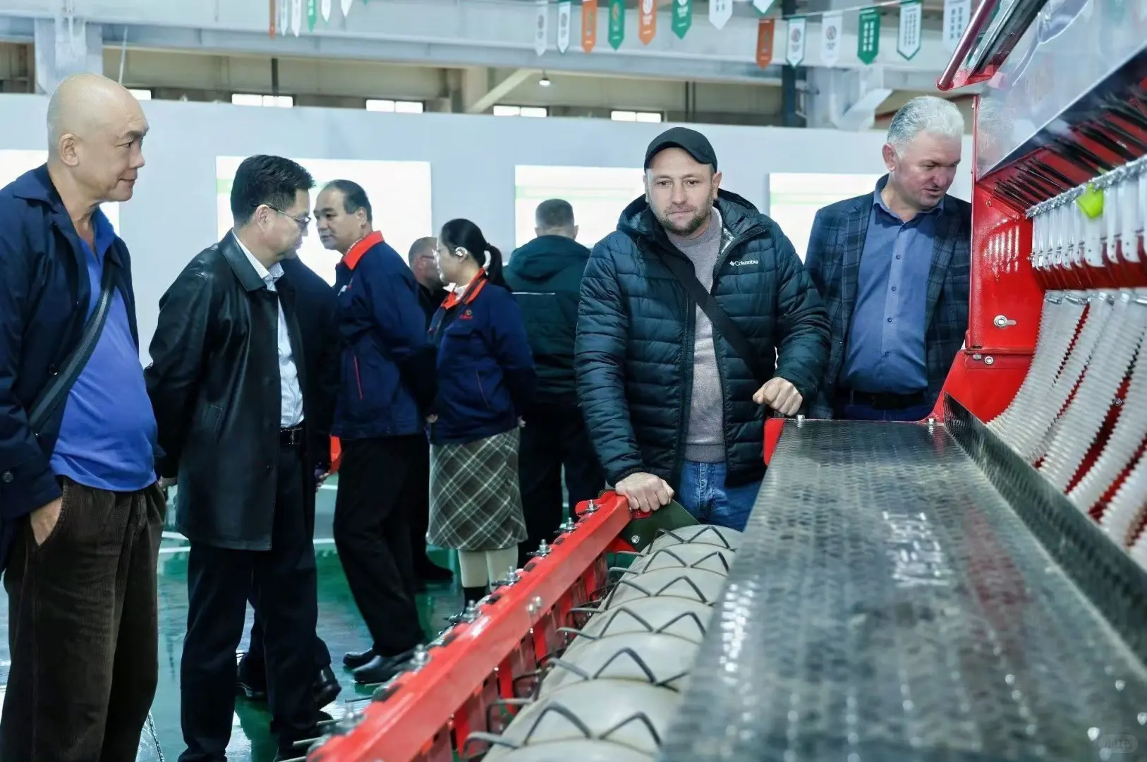 俄罗斯、乌兹别克斯坦采购农机设备