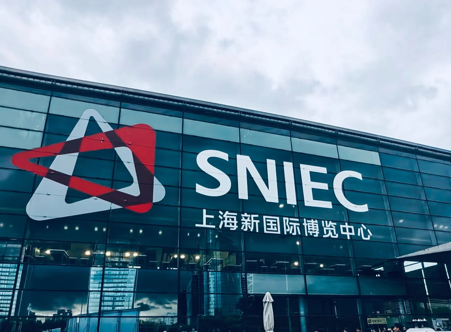 展会结束?辛苦美女模特