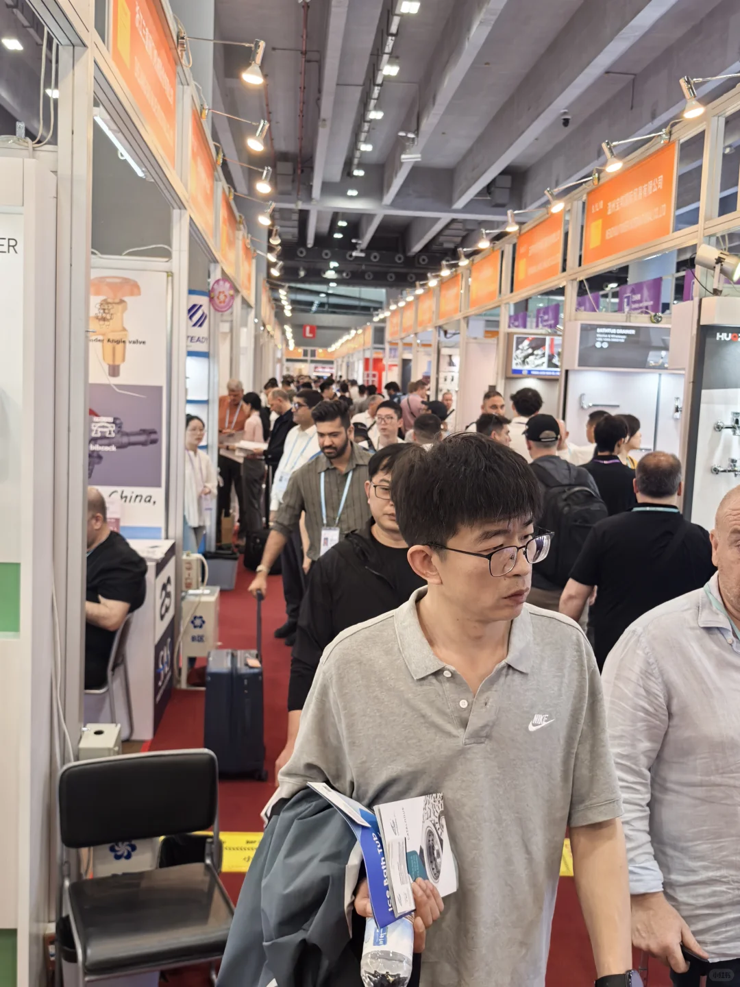 广交会二期第一天忙不停