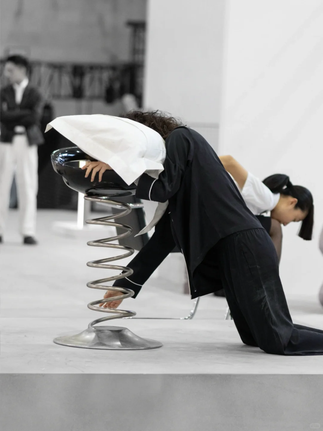 现场行为表演｜ 《三点一线》