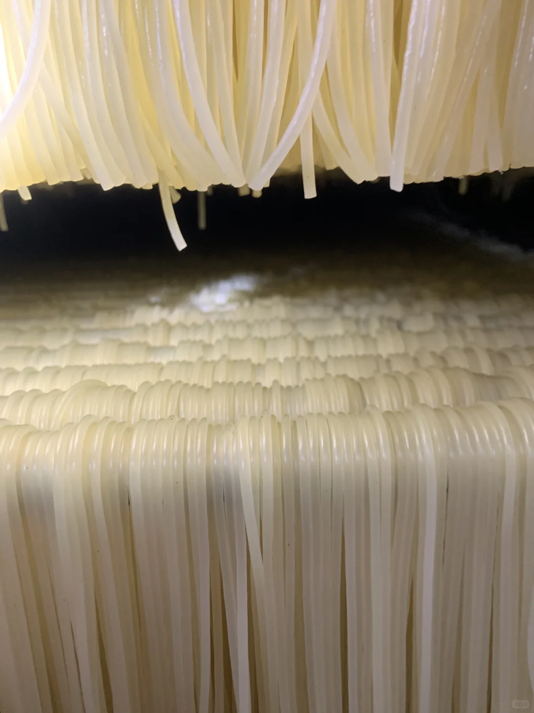 国庆前的米粉厂：秀姐忙得脚不沾地