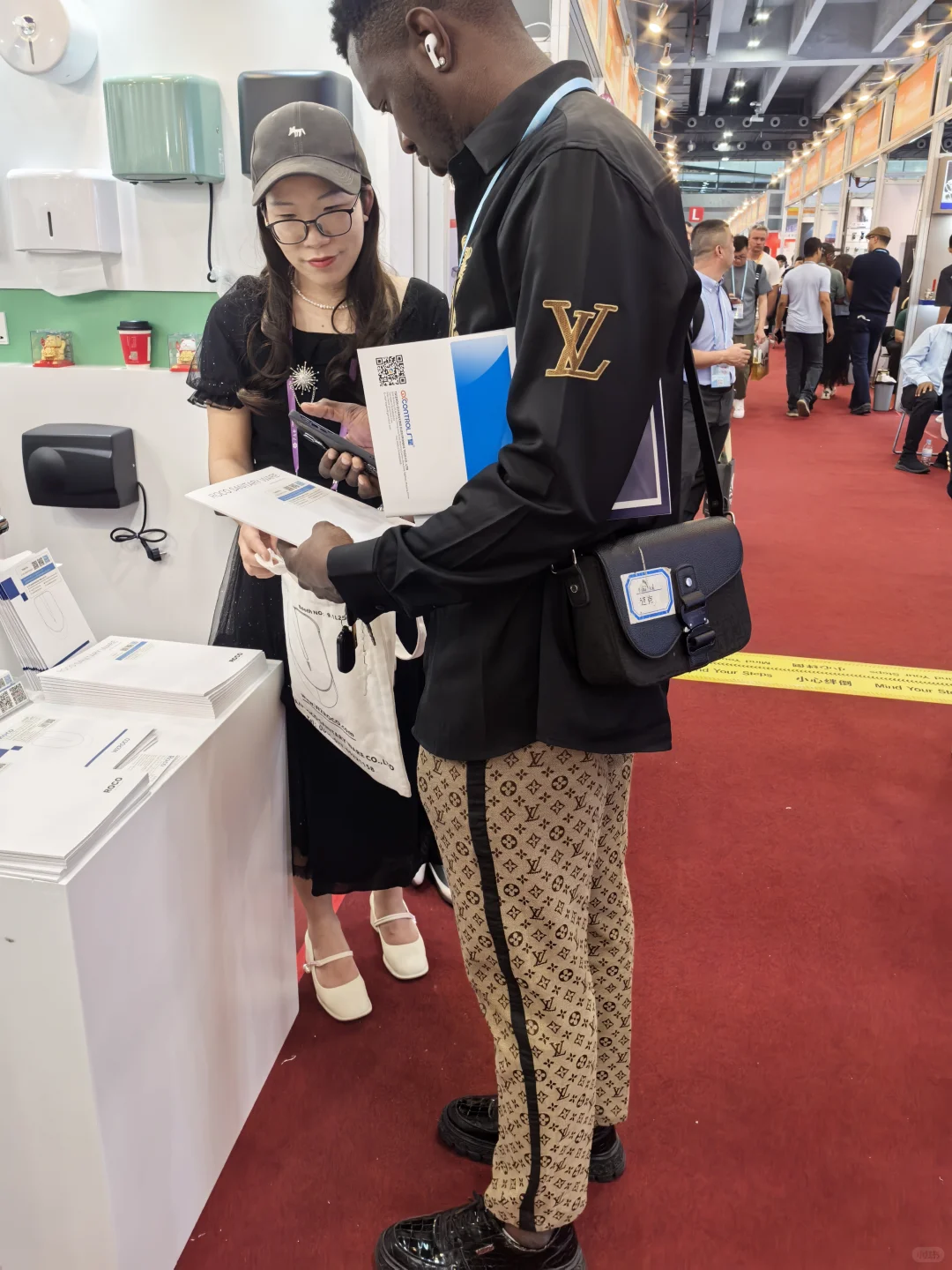 广交会二期第一天忙不停