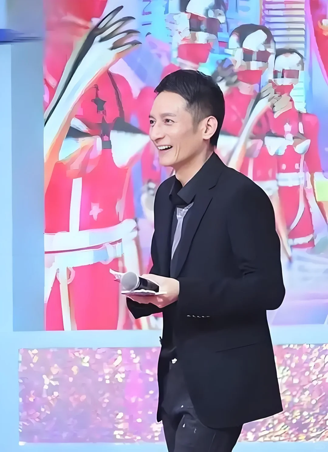 李维嘉归队芒果台泪目了