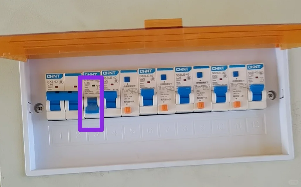 推总闸时突然跳闸什么原因
