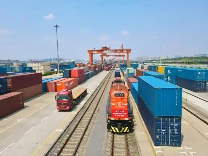 重庆铁路出口（运输）公司