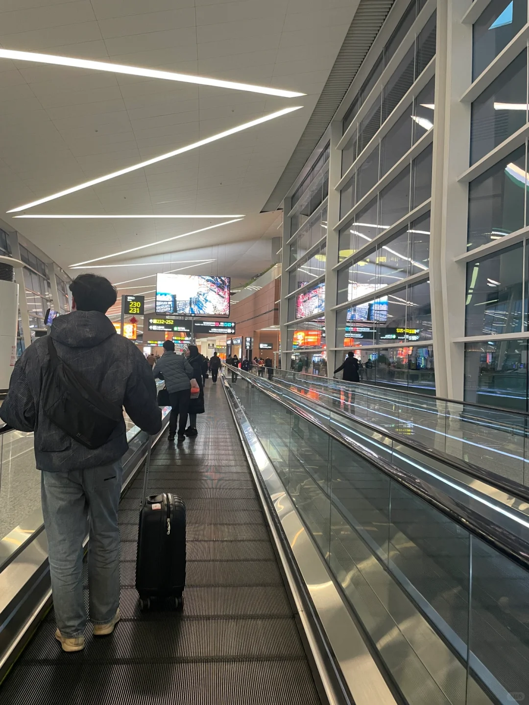 成都·天府机场的安检，如此繁琐所为何？