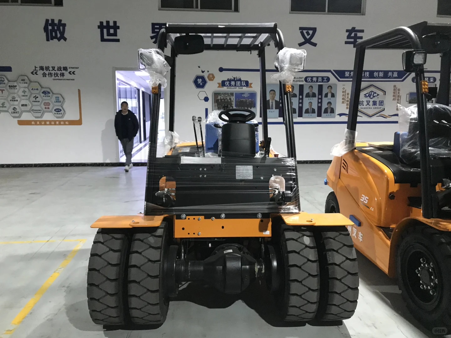 杭叉出口，整装待发