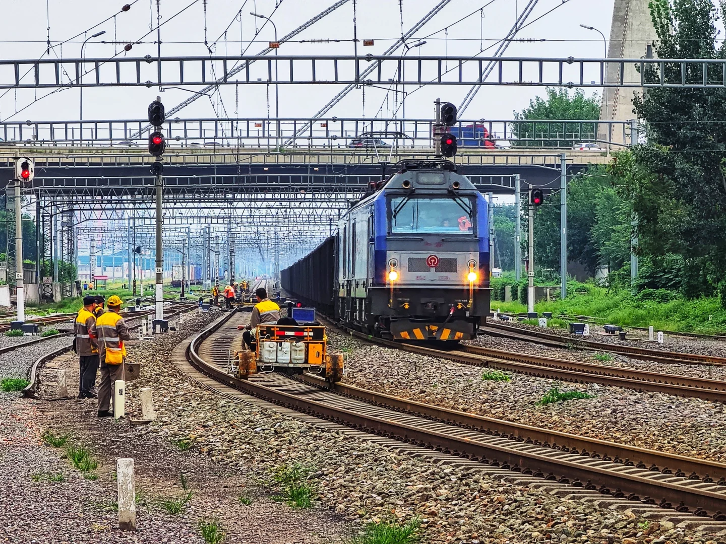 你们见过铁路钢轨上的“卡丁车”吗？