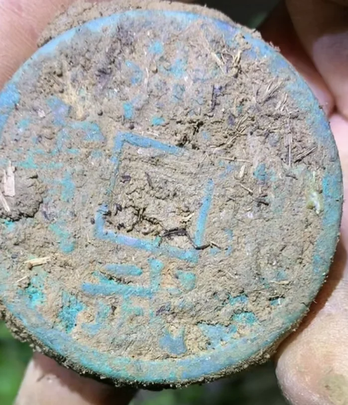 揭露一个内容特别炸裂的直播间