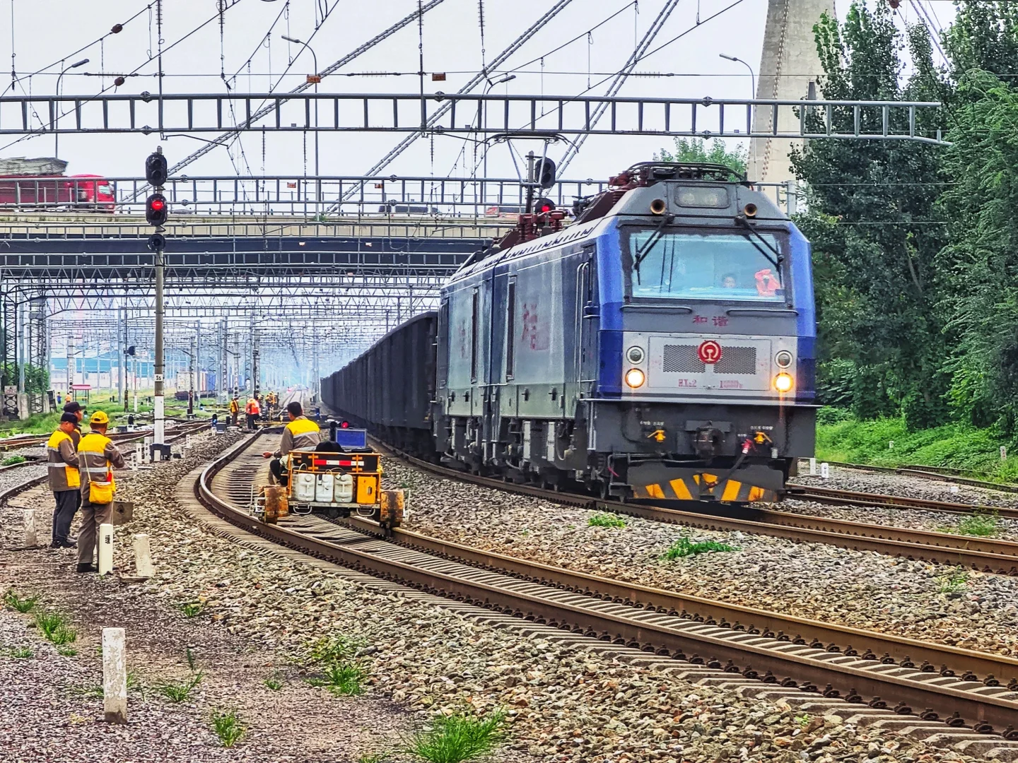 你们见过铁路钢轨上的“卡丁车”吗？