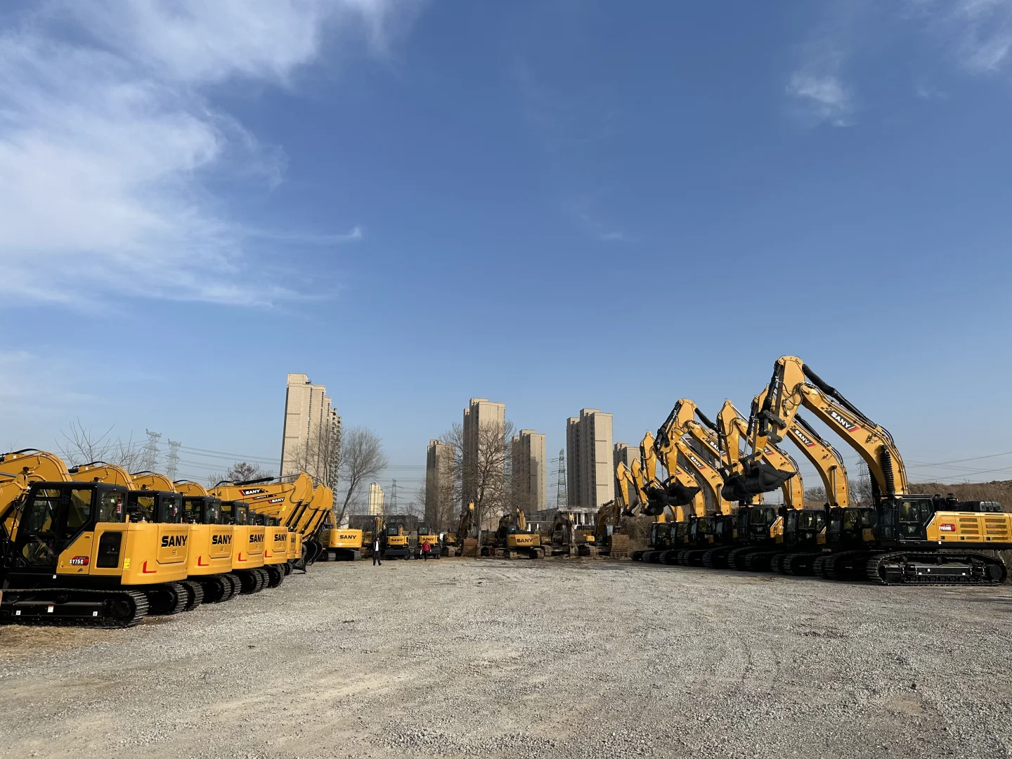 河南三一挖掘机一级代理商