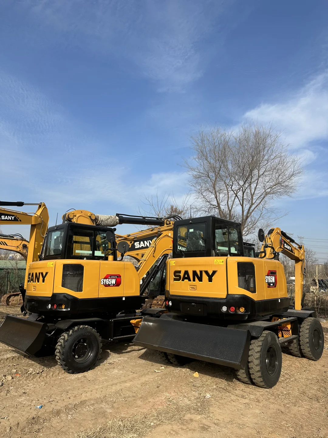 河南三一挖掘机一级代理商