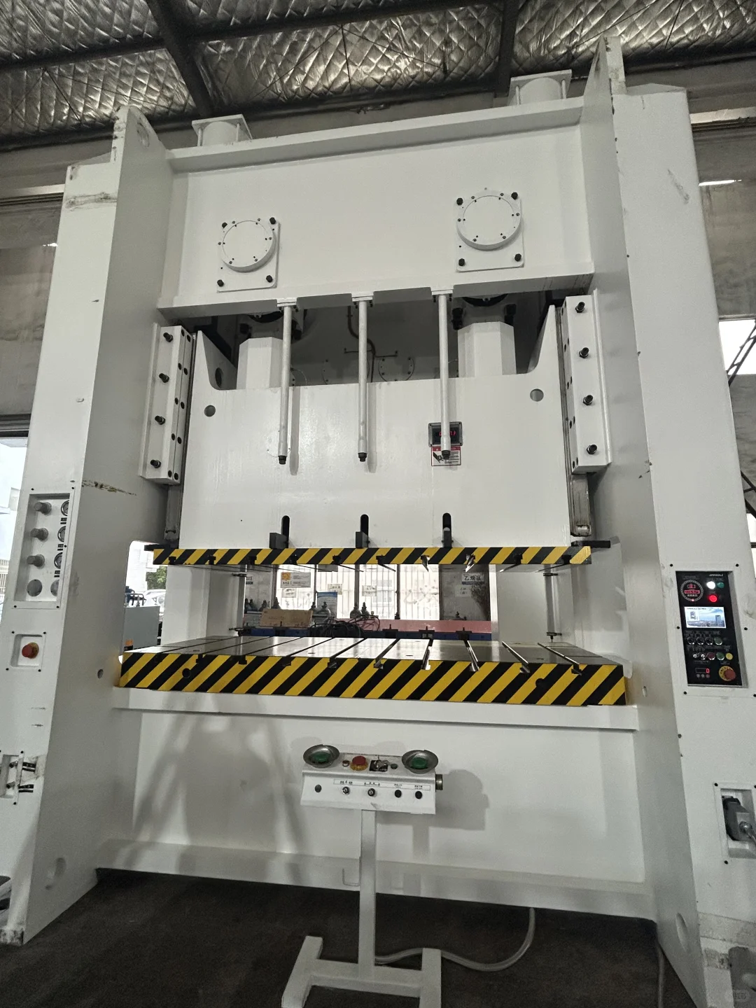 扬力集团-专业金属成型设备制造商