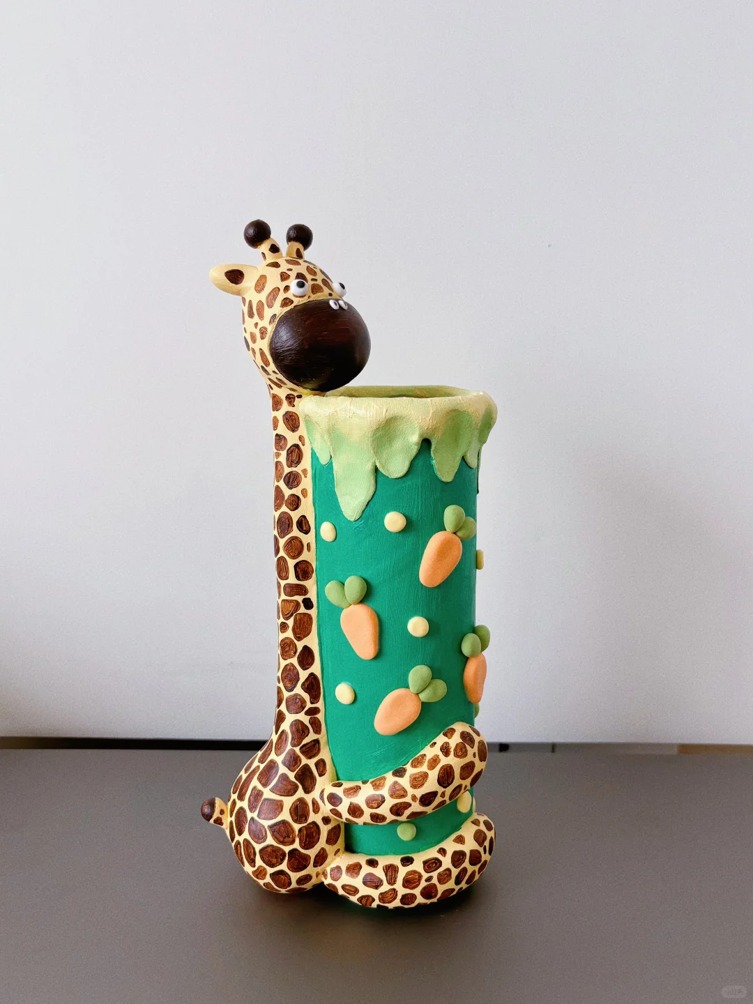 废物利用手工改造?薯片筒diy长颈鹿收纳罐