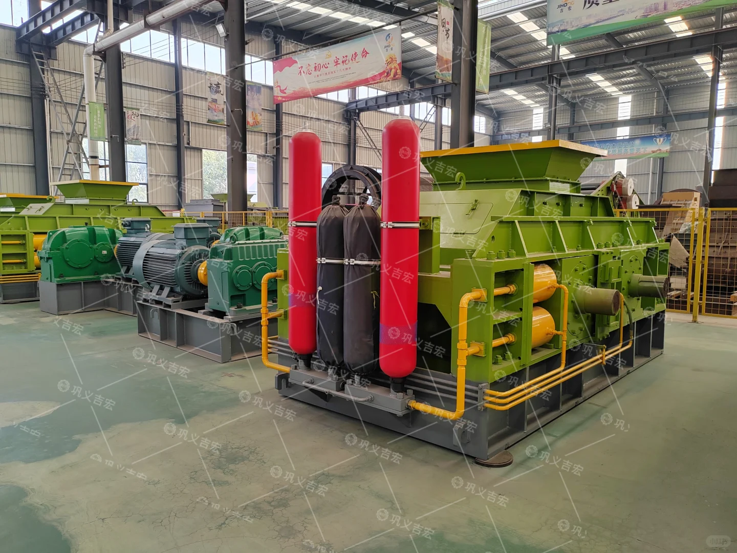 3公分鹅卵石破碎 对辊破碎机更具经济性