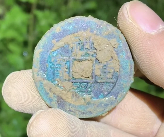 揭露一个内容特别炸裂的直播间