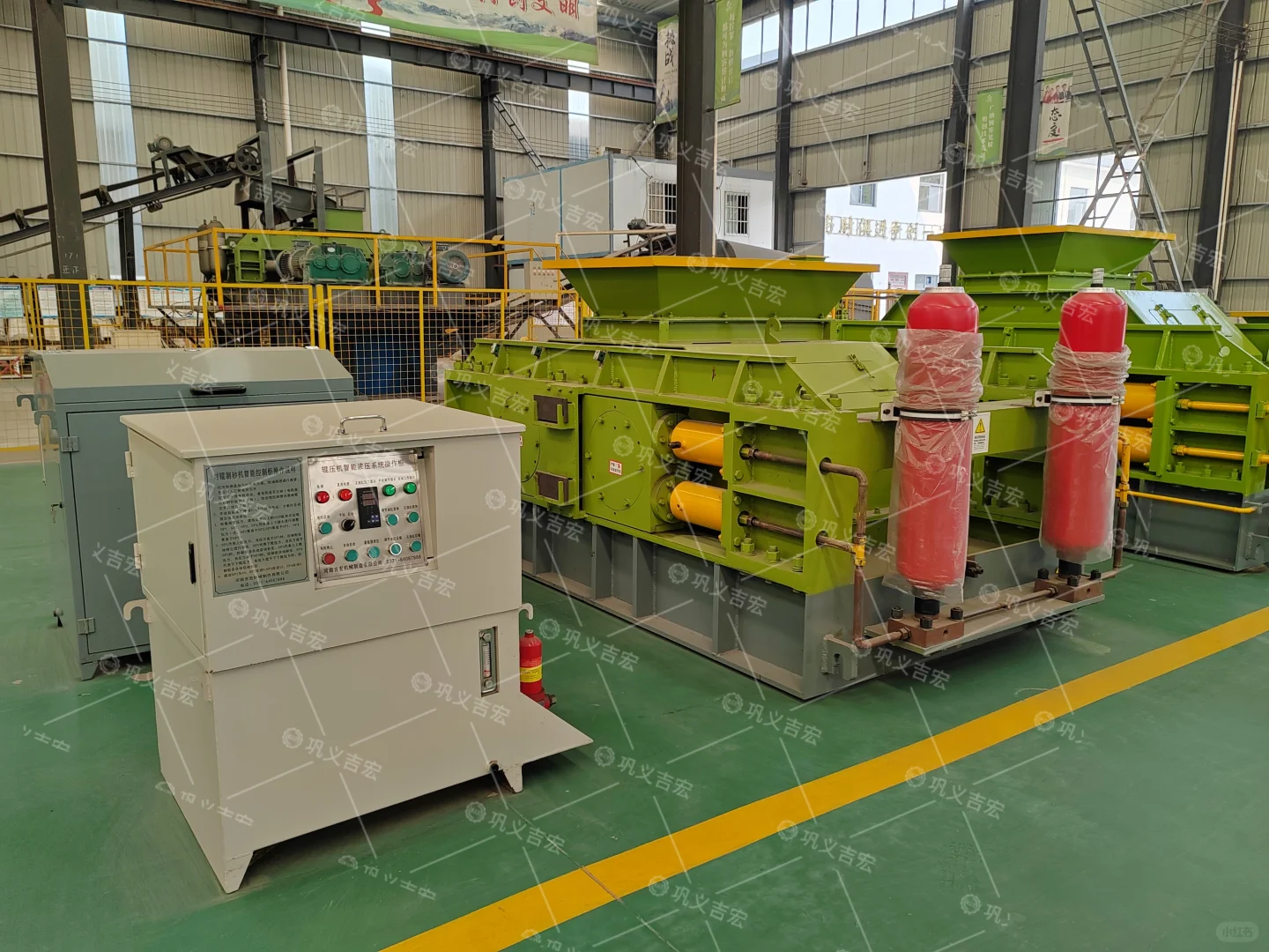 3公分鹅卵石破碎 对辊破碎机更具经济性