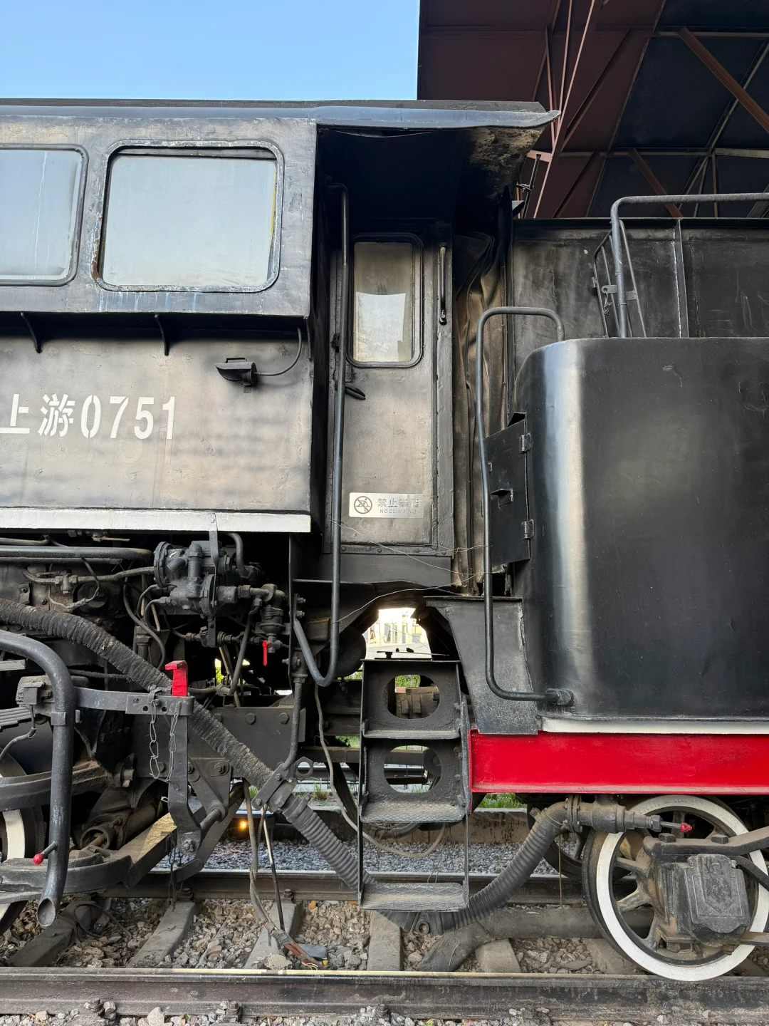 火车头来喽铁轨上的交通工具✨