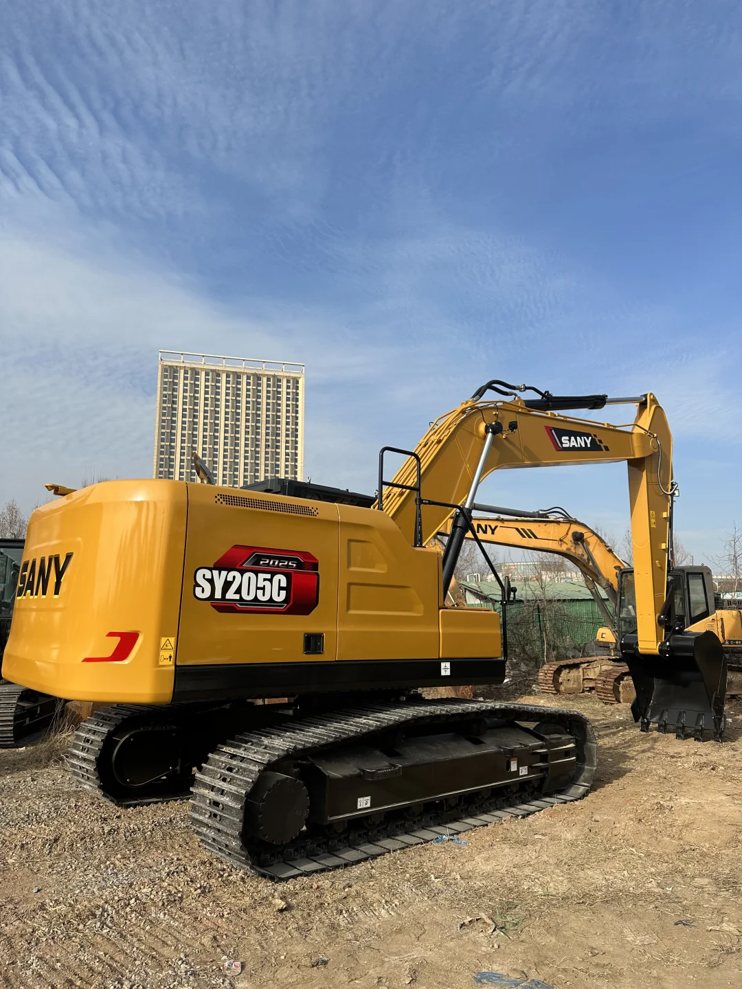 河南三一挖掘机一级代理商