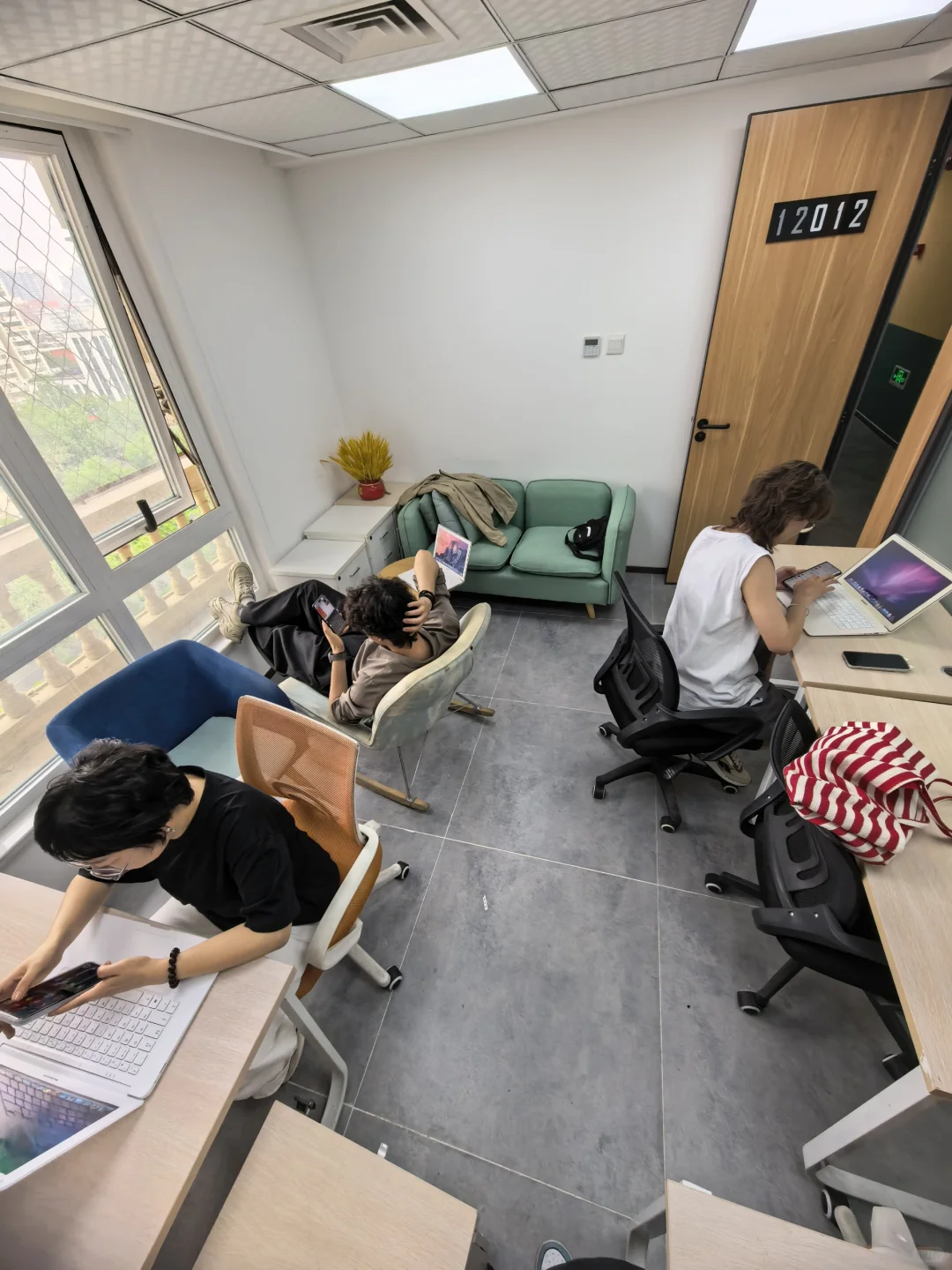 北京工作太难找了，索性自己开一家公司?