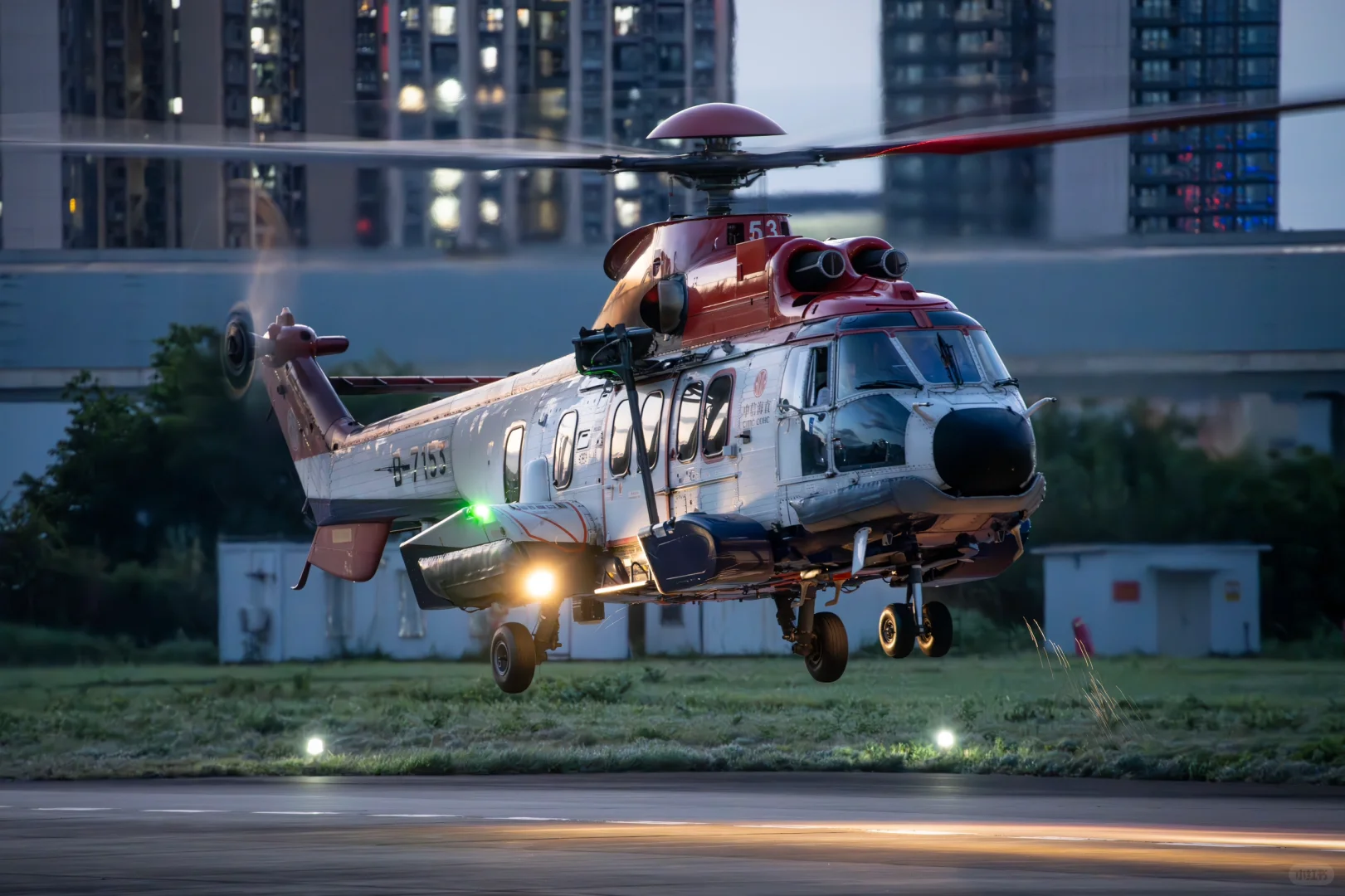 一路夜航一路回家