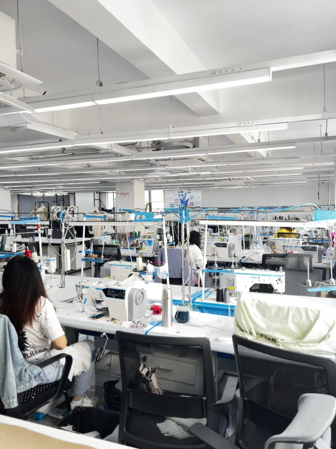 女装供应链可小批量拿货 5件起 现货闪发