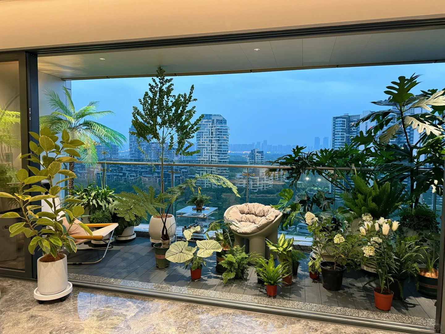 谁懂！在这个阳台我真的坐了一下午了?