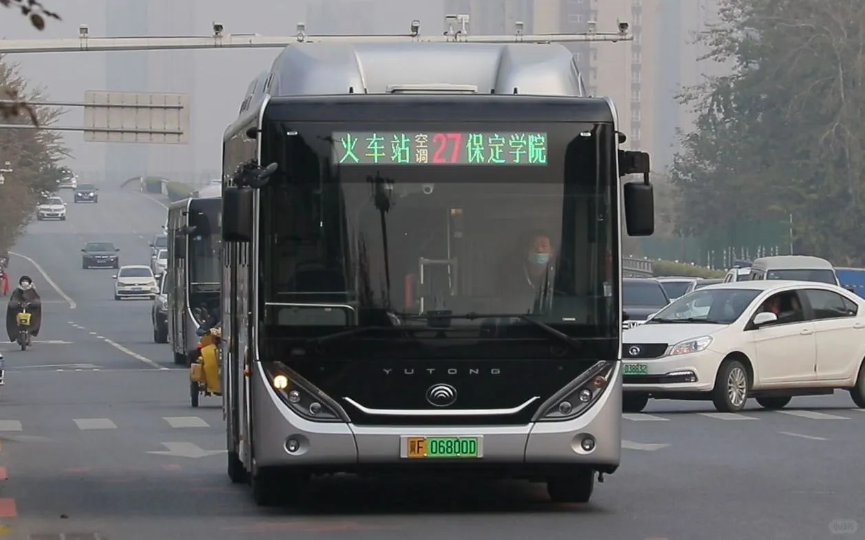 保定公交换回燃油车!“电动吹”们破防了!