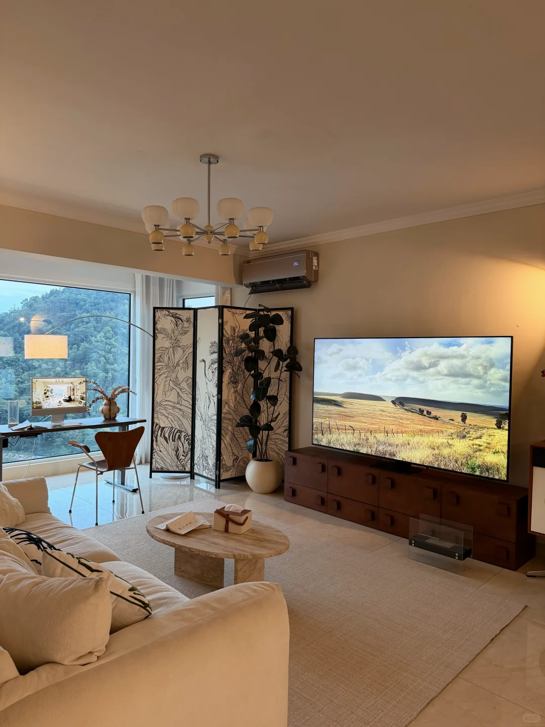 帮房东装完落地窗后，出租屋让我住成了家