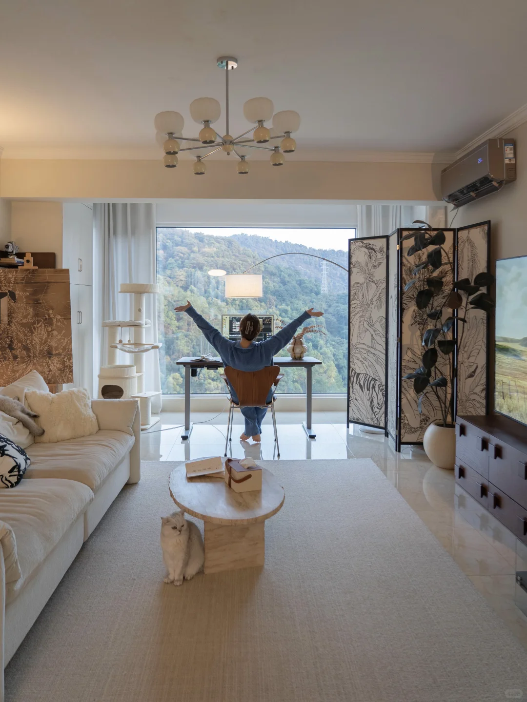 帮房东装完落地窗后，出租屋让我住成了家