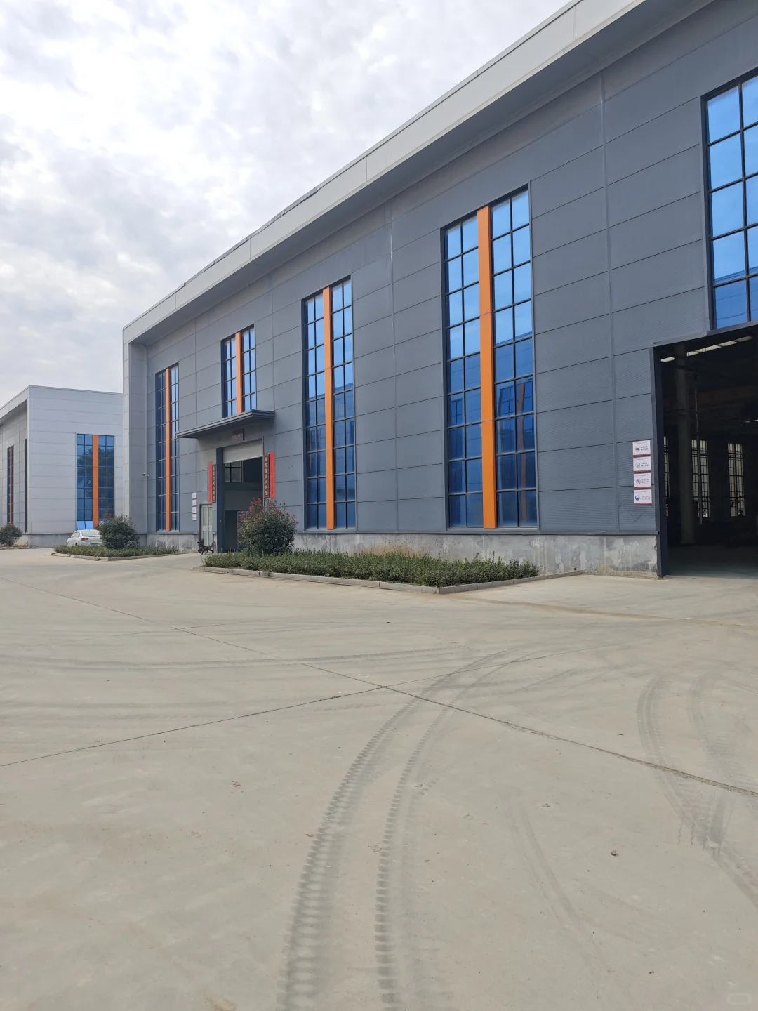 今天接待外国客户，结果被打了?