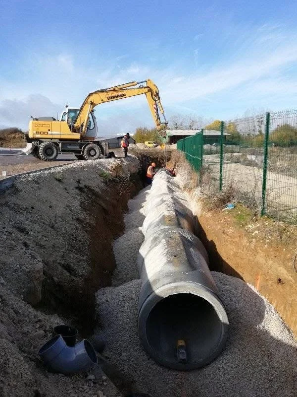 混凝土预制管道施工现场
