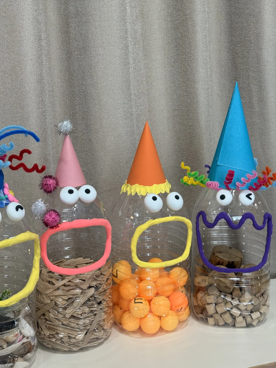 丑萌丑萌的塑料瓶