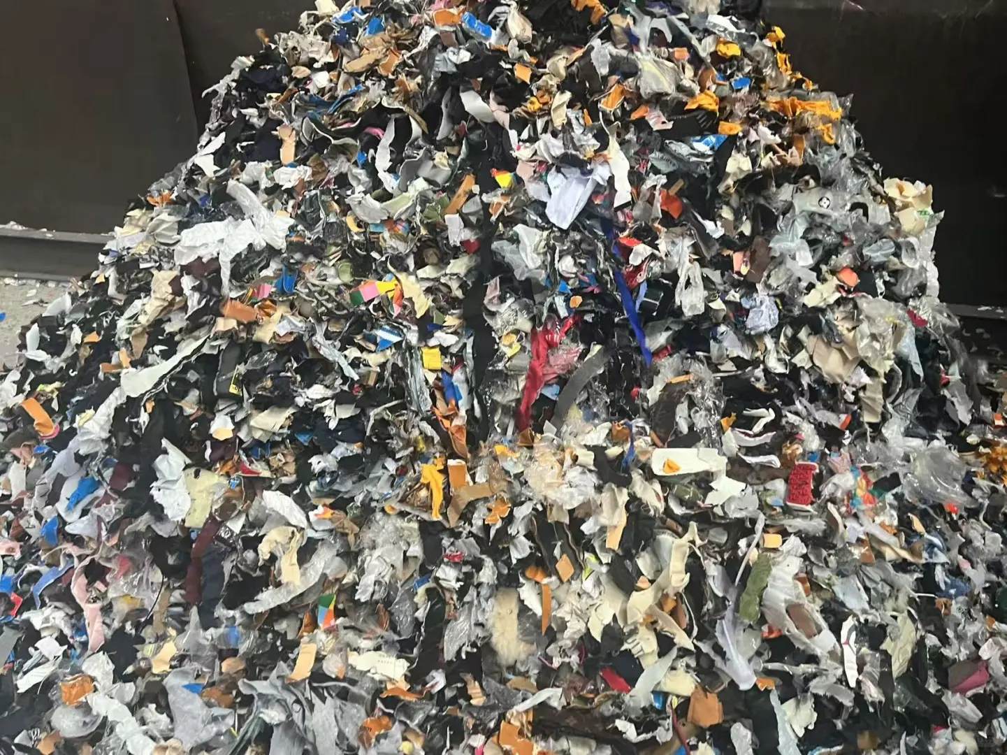 服装鞋帽A货销毁