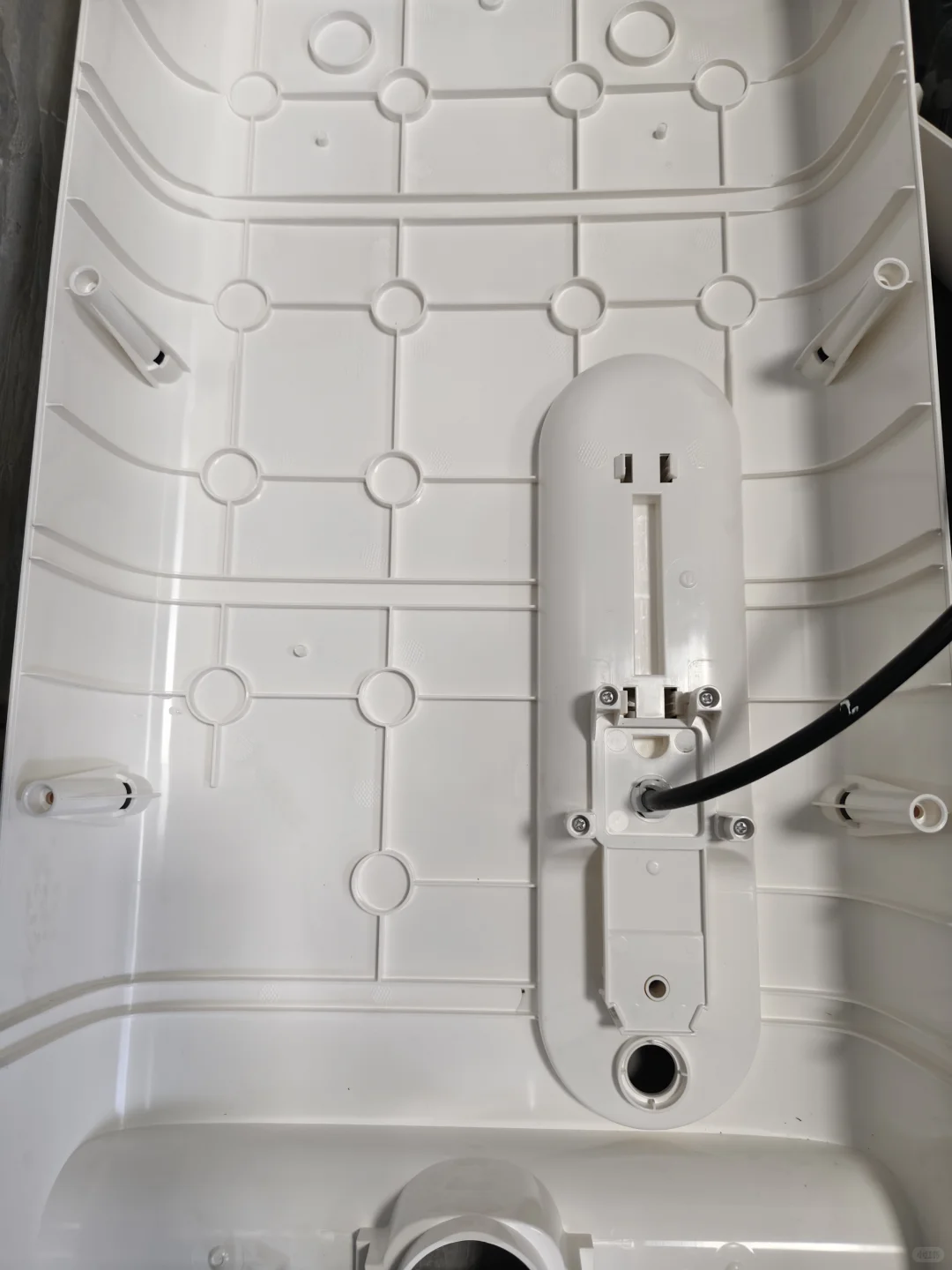 结构设计工作量真的很大直接跟进到模具测试