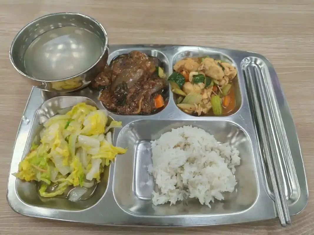 石家庄蛋糕厂，上班可戴耳机，能要寒假工