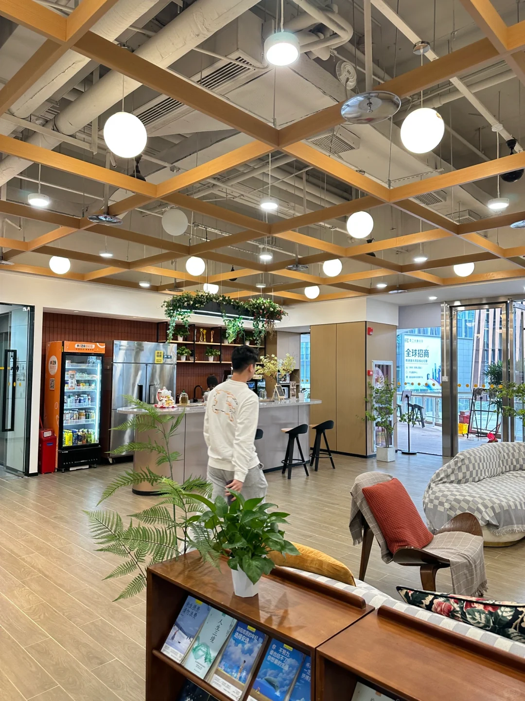 我哥刚成立的创业公司 笑鼠我了?