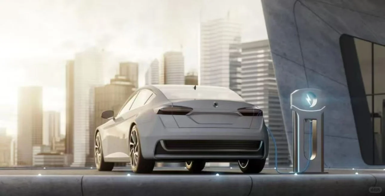 汽车行业进入快车道，油调价与新能源召回