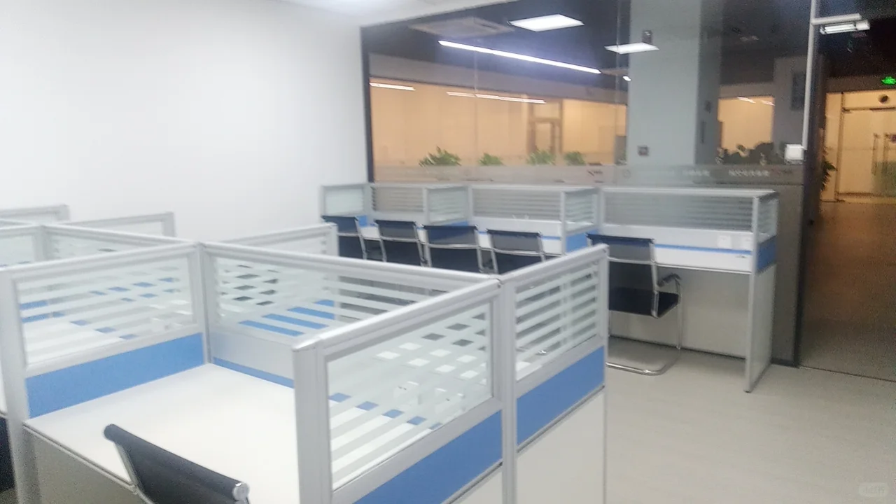 哇哦!新入职的公司真是爽翻啦!哈哈哈哈