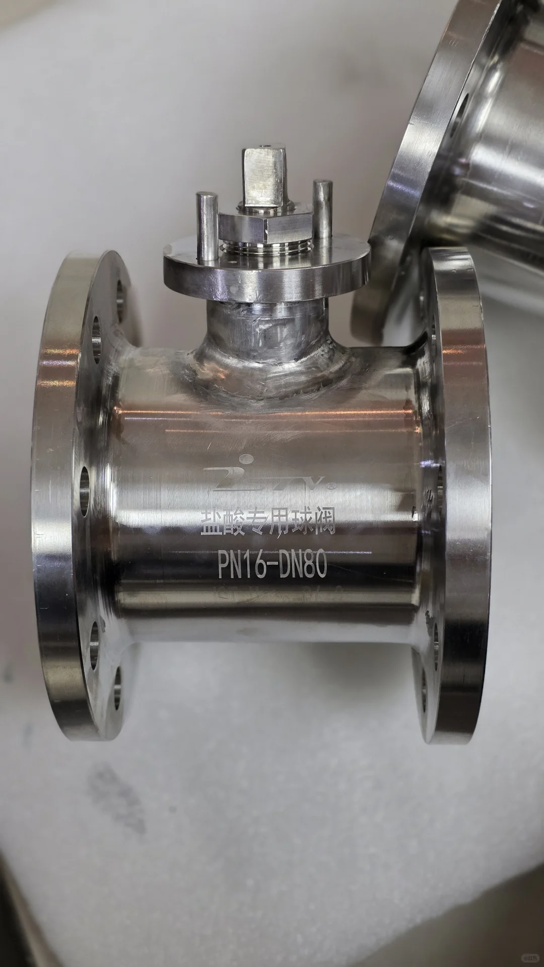 盐酸介质要用什么材料的阀门？