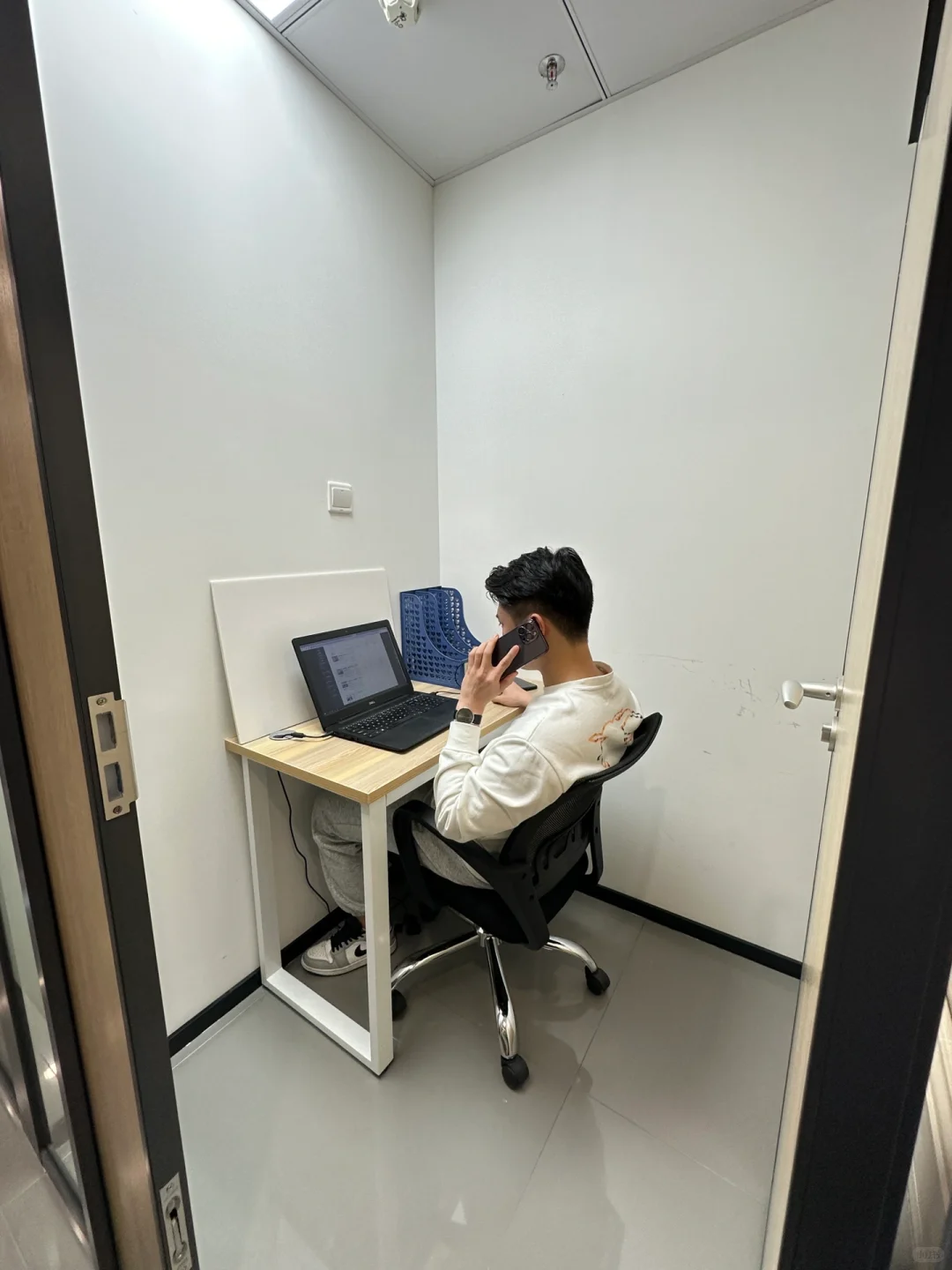 我哥刚成立的创业公司 笑鼠我了?