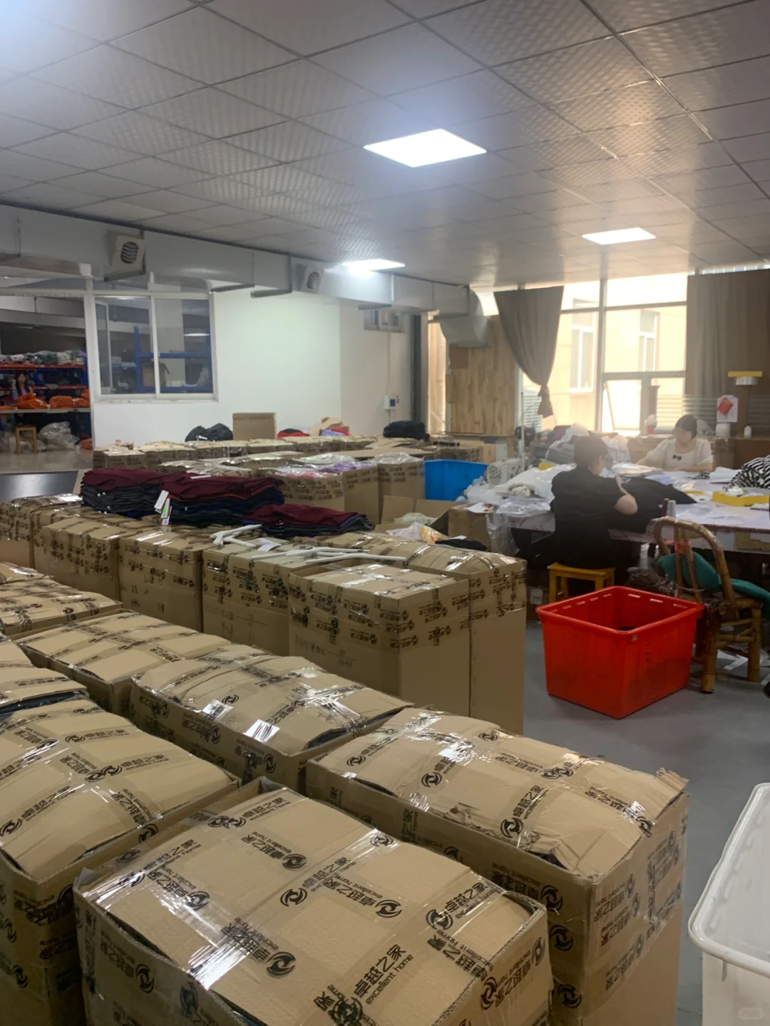 旺季来临｜服装实体店主如何找毛衣工厂拿货