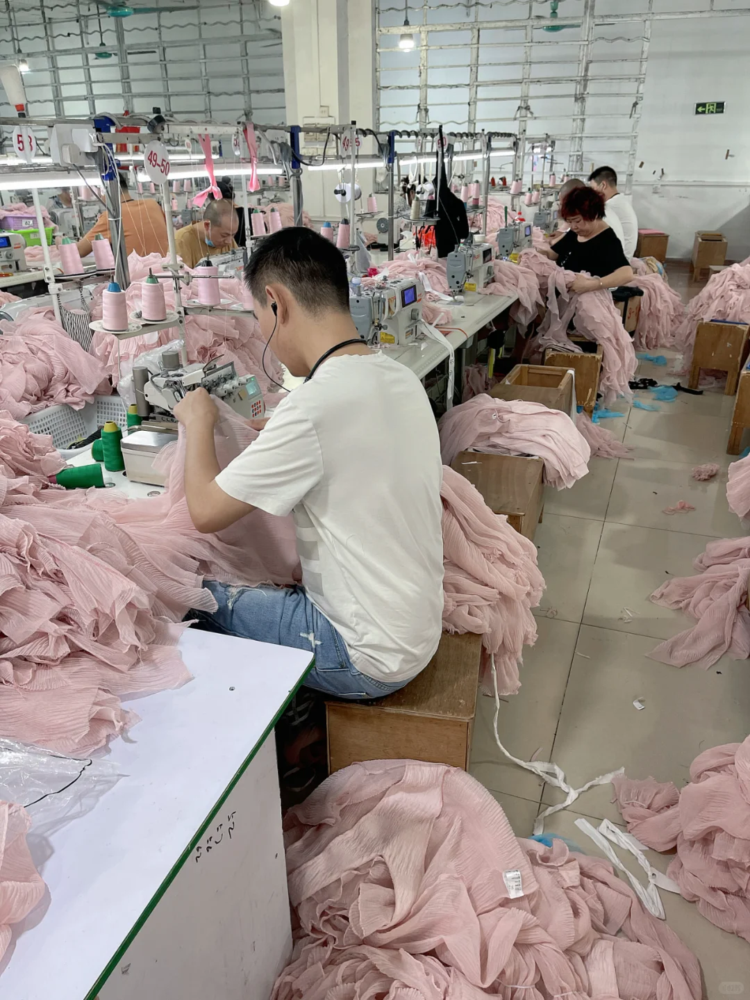 ??开发自己的服装品牌怎么跟工厂合作