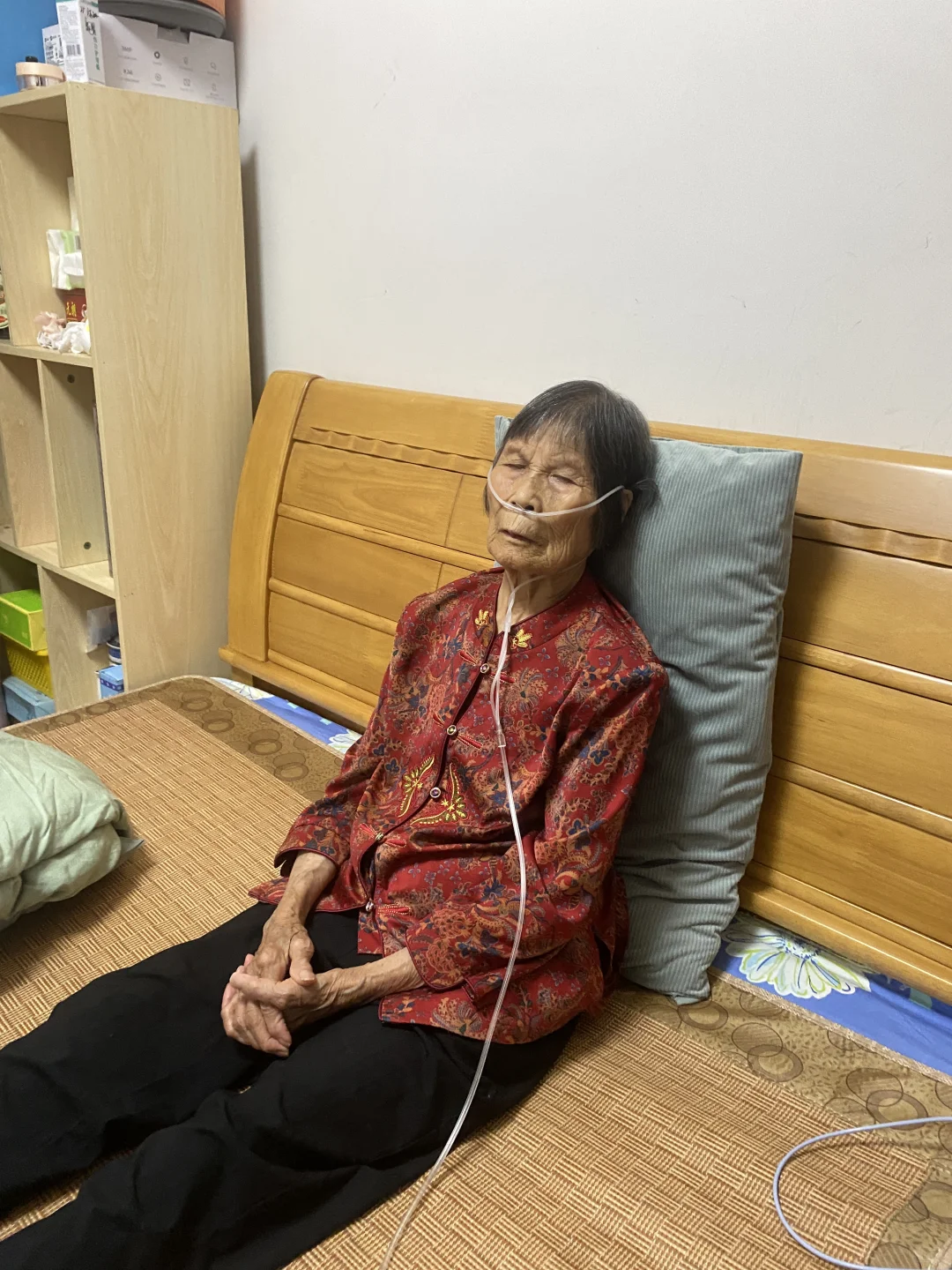 姥姥的温馨时光,制氧机的温柔陪伴