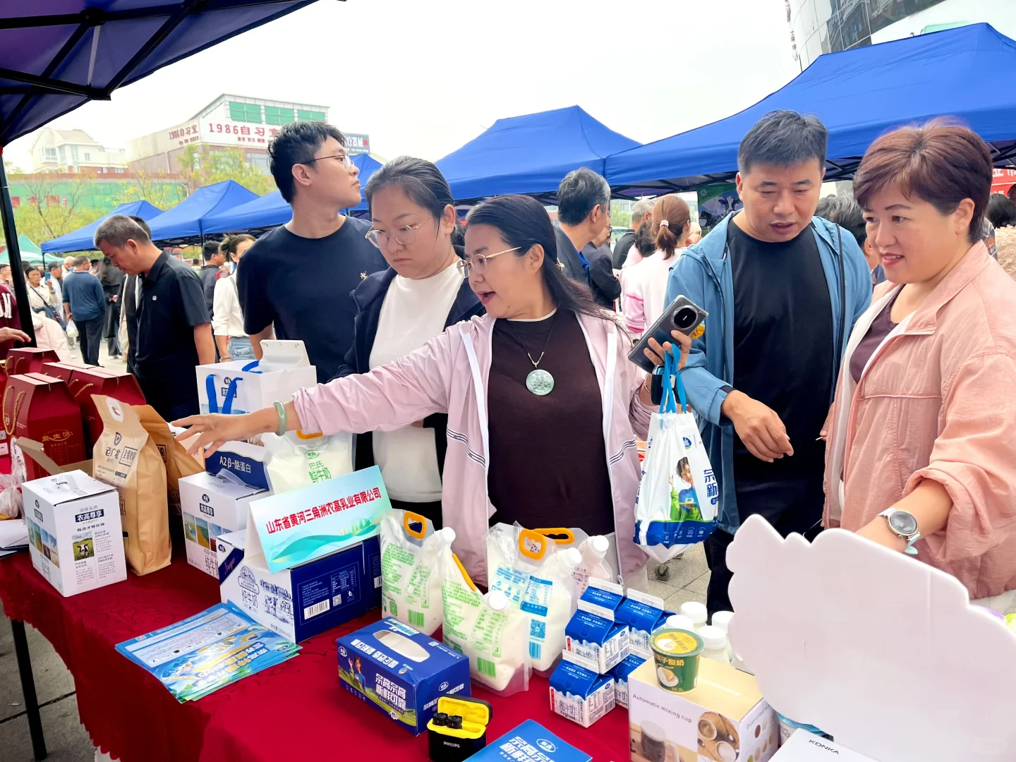 ?奈高陪您一起逛早市啦?