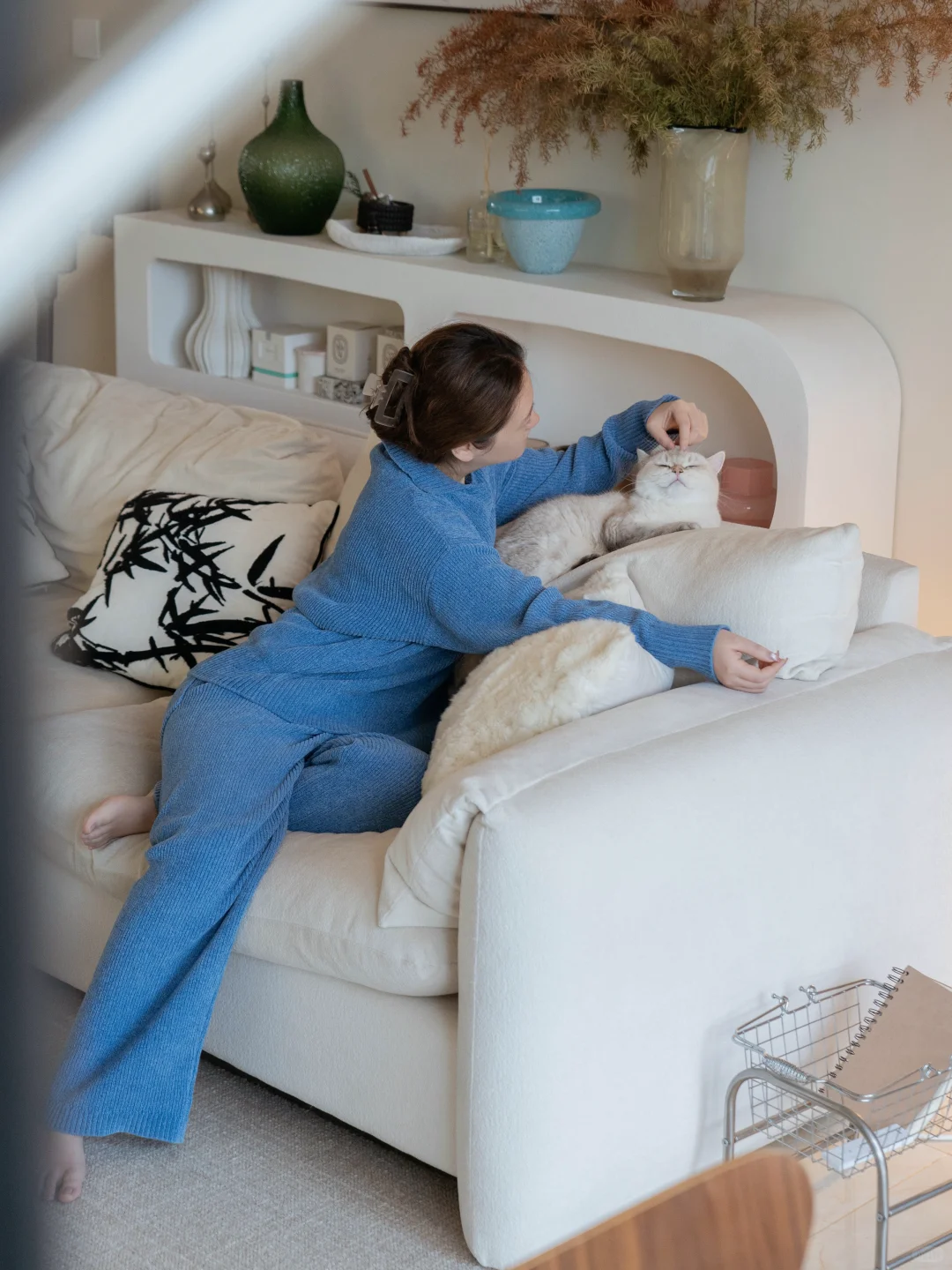 帮房东装完落地窗后，出租屋让我住成了家