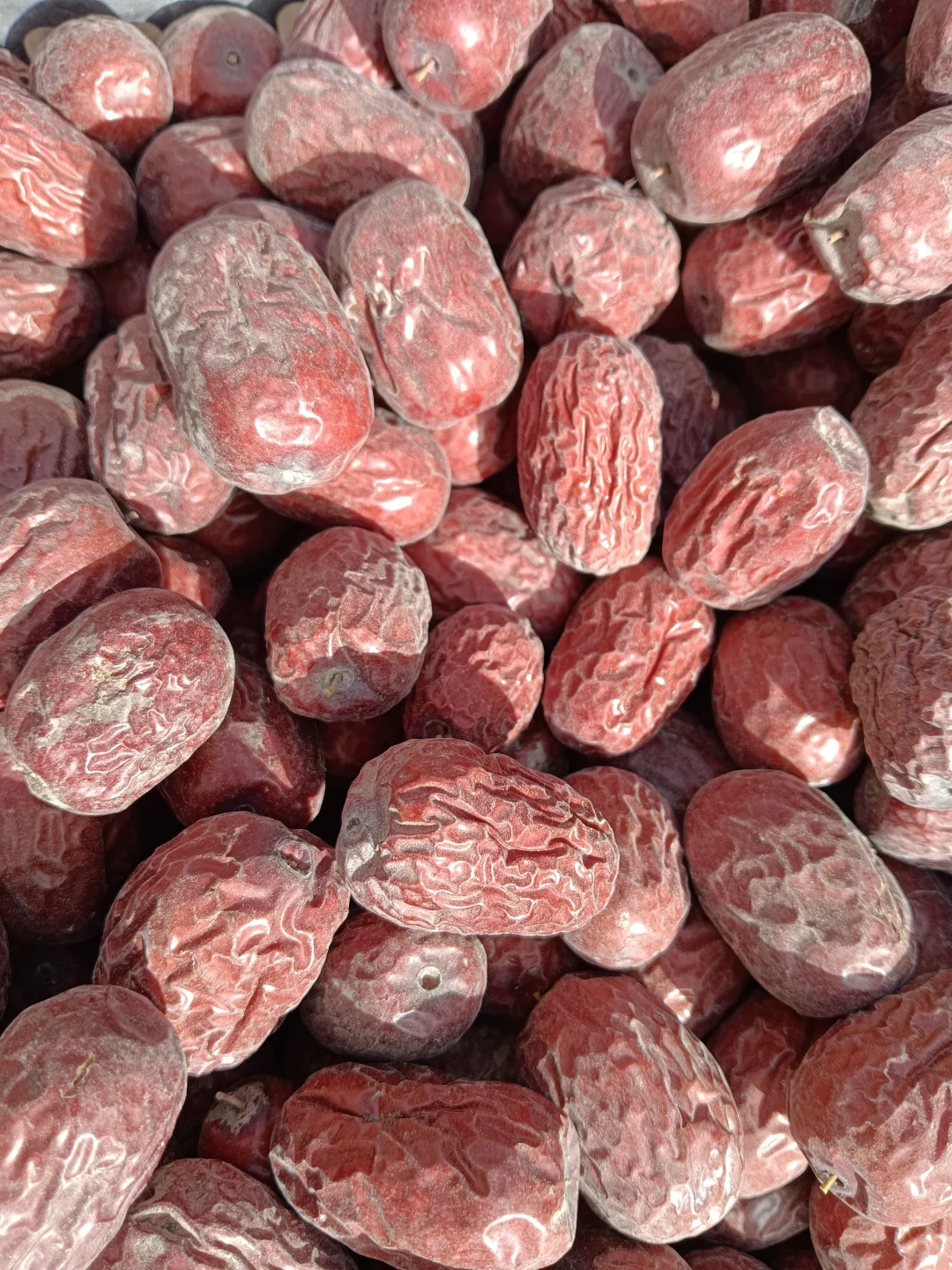 不要嫌它“脏”不水洗不加工带土新疆灰枣！