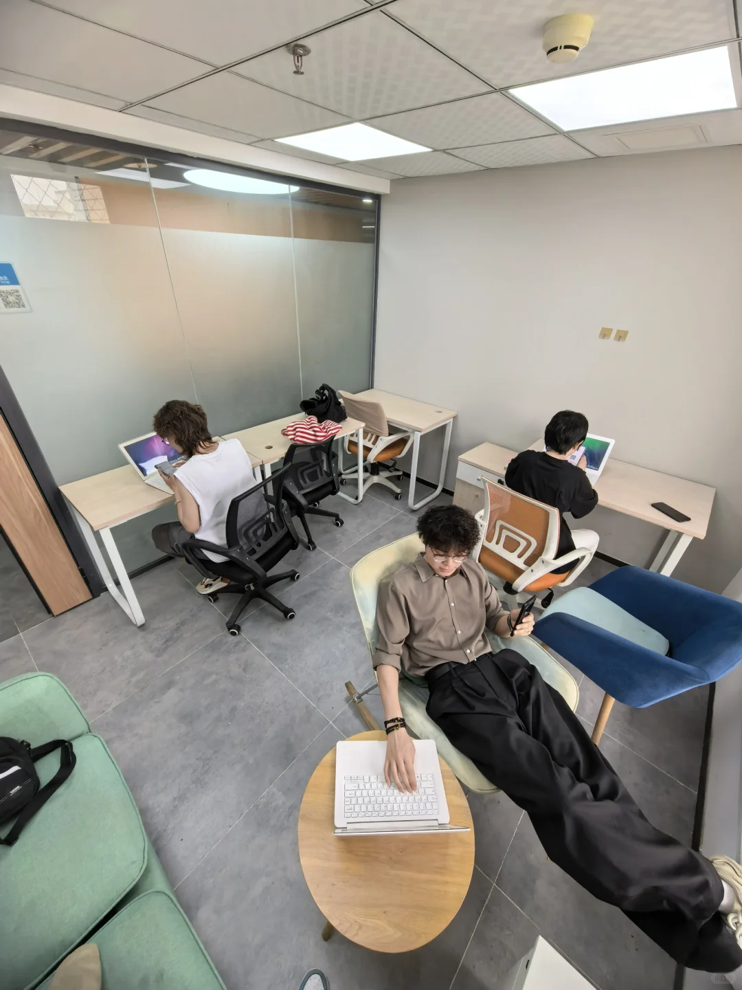 北京工作太难找了，索性自己开一家公司?