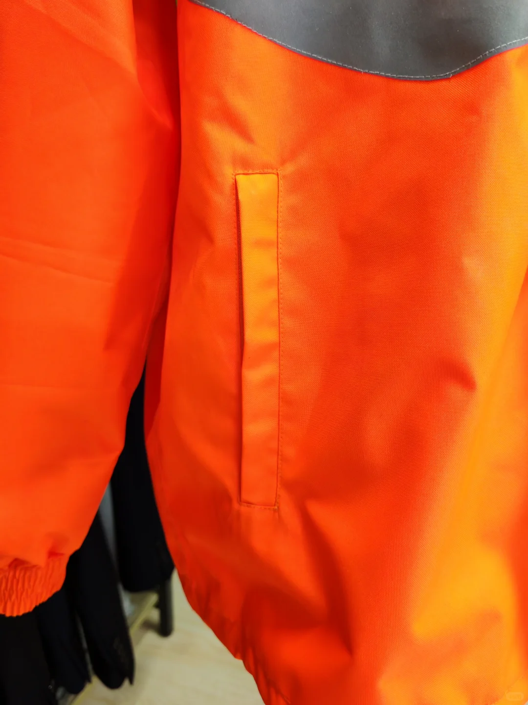 我们专门定制环卫工作服定制一样可以高大上